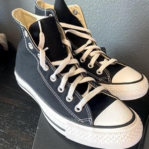 NEW IN BOX: Unisex Converse All Star Hi M9160 in Black